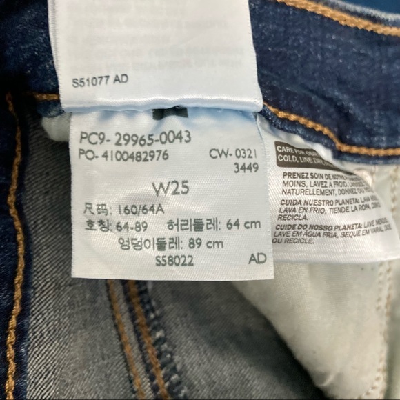 LEVI'S Sculpt Hypersoft Original Style Mid Length Denim Stretch Jean Shorts - Picture 11 of 12